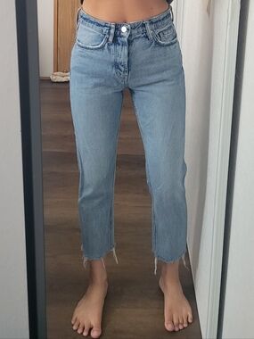 Zara High-Rise Straight Crop Women's Jeans in Light Blue